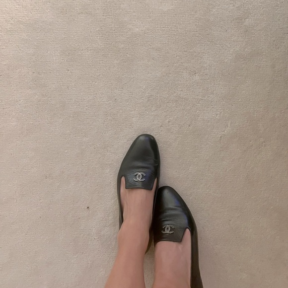 Chanel Flats (Authentic and Vintage) - Picture 4 of 8